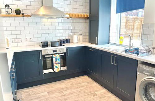 Ideal 4 Bed Home sleeps 7 Nr Middlebrook Stadium - Foto 11