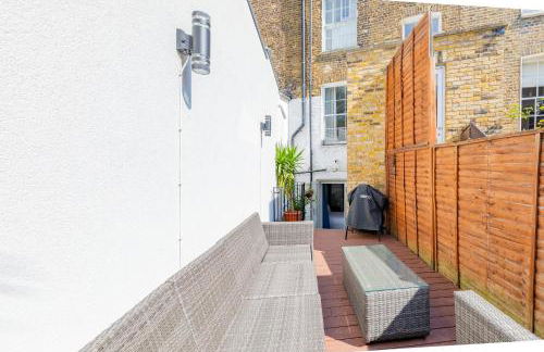 Snug 2BD Flat with Patio Heart of North London - Foto 26