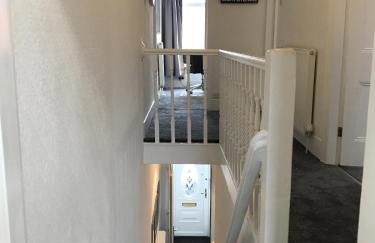 Bright Spacious 3-bed With Office & Patio, Preston - Foto 64