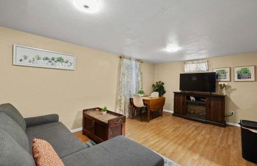 Bo360 Cheerful Home with private HOT TUB - Foto 19