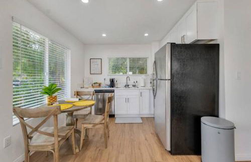 Modern Cottage, Hot Tub, Bistro Patio, Putting Green, Walk to All! - Foto 62