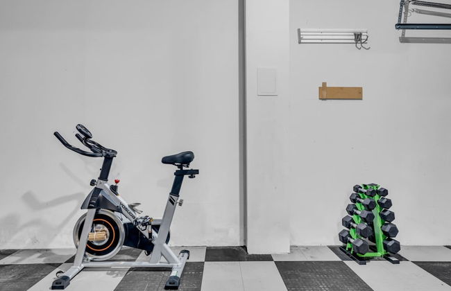 Cozy Private Home W Fireplace Outdoor Kitchen - Photo 18