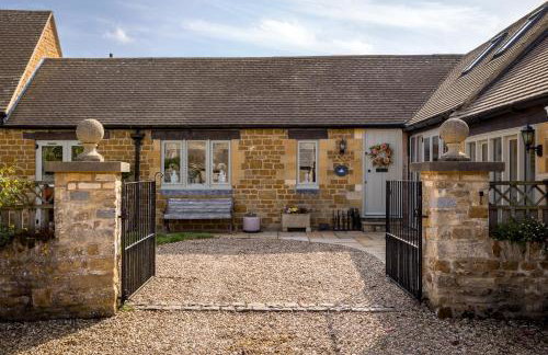 Luxury Boutique Barn Hideaway Near Bourton with Hot Tub - Foto 11