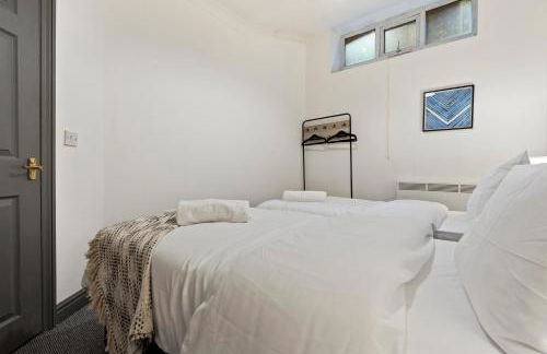 Mariah Flat - 2 Bedroom getaway in Pontypool - Photo 12