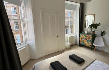Bright 2 bedroom apartment near the meadows - Foto 1