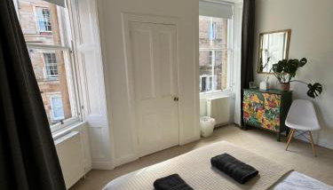 Bright 2 bedroom apartment near the meadows - Foto 1