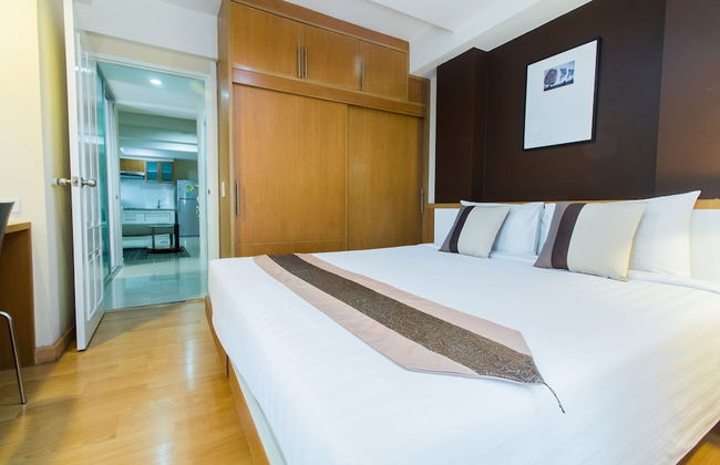 Silom convent garden - Photo 34