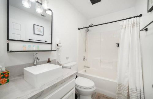 Simple Home for Work or Travel - Photo 10