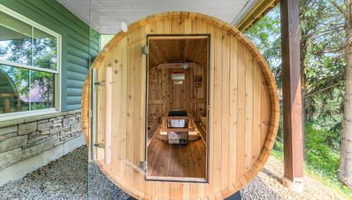 Gorgeous 5 Bdr with Hot Tub - Walk to Holi-Mont! - Foto 4