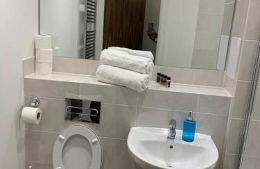 Lakeside 2 BED LUXURY APARTMENT No PARTIES No EVENTS Early Check-in Late Check- Out Allowed - Foto 62