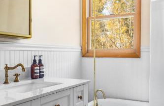 Catskills Delaware River Modern Colonial Getaway - Foto 26