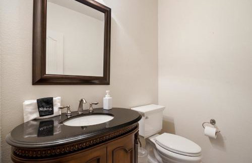 Arch Views Beautifully designed home with swimming pool table and more - Foto 28