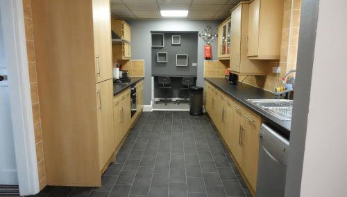 Large 4 Bed House, Sleeps 7, Near NEC, BHX, City Centre - Foto 3