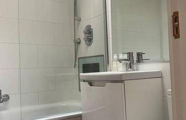 Amazing apartment central London near tube station - Photo 10