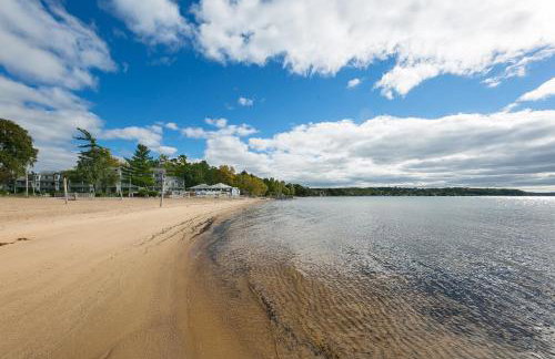 Gorgeous Grand Traverse Bay Beach Front Condo - Foto 18