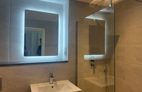 2 Bedroomed apt by Sefton Park and Spire Hospital - Foto 33