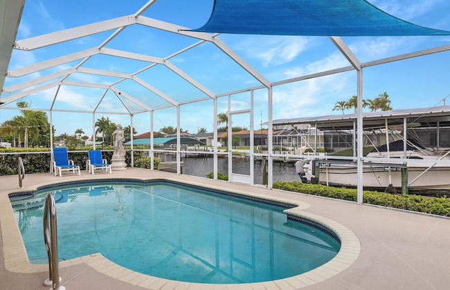 Luxury Waterfront Home With Pool 3 Bedroom Home by RedAwning - Foto 20