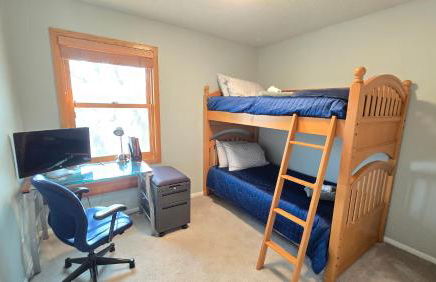 Nature's Blissful Haven - King Bed & Heated Garage - Foto 17