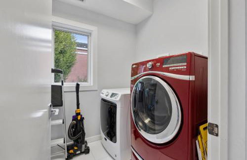 Piermont Waterfront Villa with Hot Tub - Photo 58