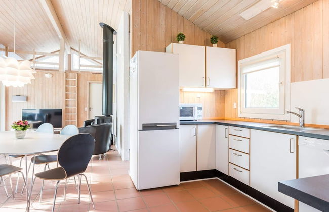 8 Person Holiday Home in Norre Nebel - Photo 28