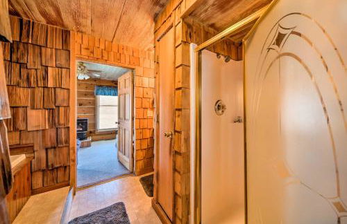 Secluded Spragueville Cabin by ATV Trails and River! - Foto 17