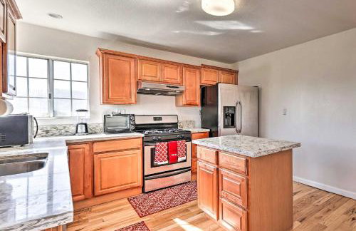 Lake Elsinore Retreat w/ Pool & Mountain Views - Foto 8