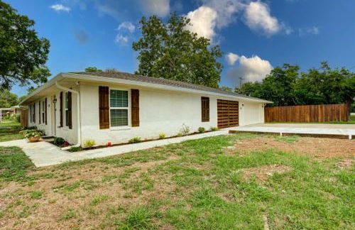 Casablanca Waco 5 mins from Baylor and Magnolia with Hot Tub,Firepit, Pet Friendly - Foto 6