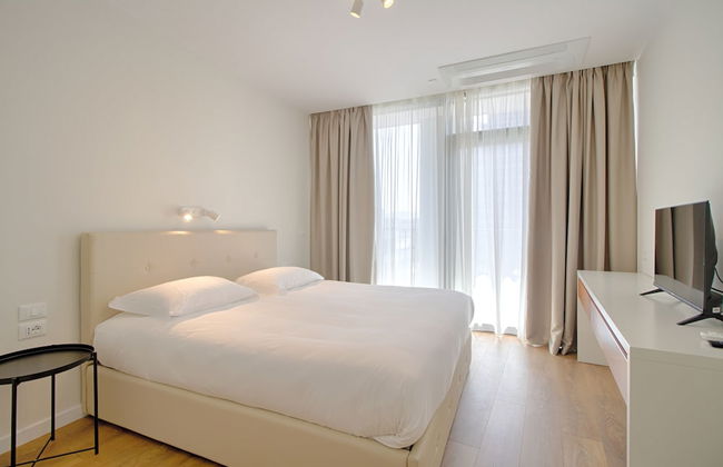 The Rooms Apartments Tirana - Photo 40