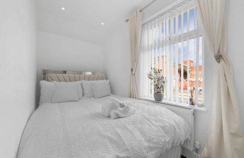 SLUXE Properties 4mins to Etihad Stadium and Coop live - Foto 11