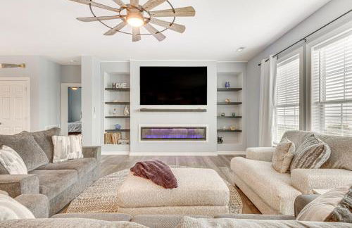 Private Beach and Deck Bayfront Home in Hayes! - Foto 1