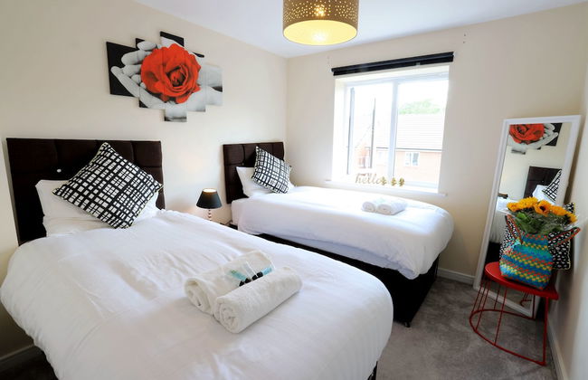 Birmingham Airport/NEC Beauty Homebase - Photo 12