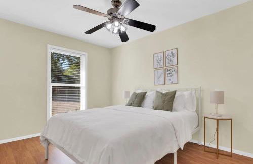 Zilker Home 3 Bedroom 2 Bath with Backyard - Foto 3