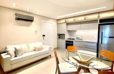 Um Luxo de Vista, Lindo Closet e Móveis Assinados - Foto 3