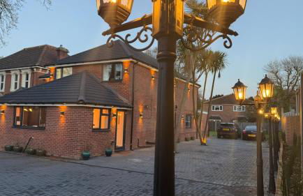 Lux 7 Bedroom residence - Photo 15