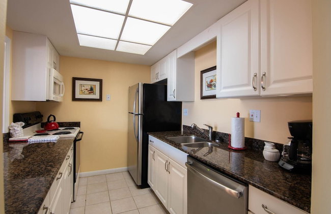 Palm Beach Waterfront Suites - Photo 46