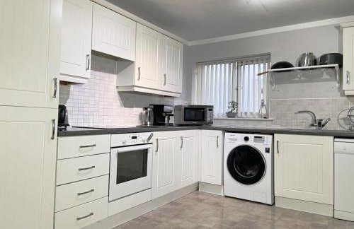 Spacious, smart apartment near City Centre and Coop Arena Free parking - Foto 3