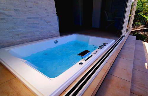 Pool and Jacuzzi Luxury Apartments - Foto 27