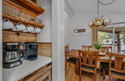 Ma-ple Haven --Wifi, Fireplace, Deck, Fire Pit, Family Friendly, Game Room, Pool Access - Foto 19