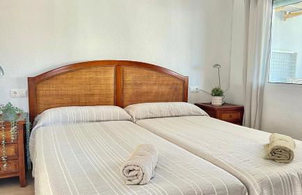 Magnífico Ático 4 hab frente a la playa con piscinas parking incluido por keywise - Foto 24