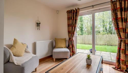 Stylish & spacious 3 bedroom entire house in Lisburn with parking - Foto 2
