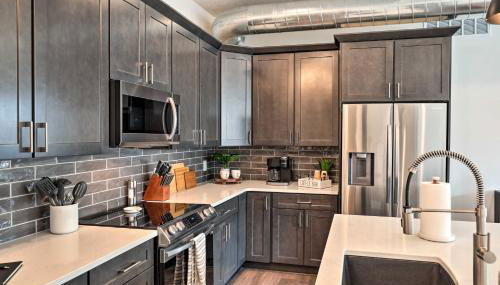 Walk to UNL Campus Dtwn Lincoln Loft Apt! - Foto 2