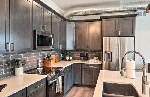 Walk to UNL Campus Dtwn Lincoln Loft Apt! - Foto 2