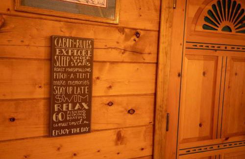 Warm Woodland Getaway with Land - Foto 22