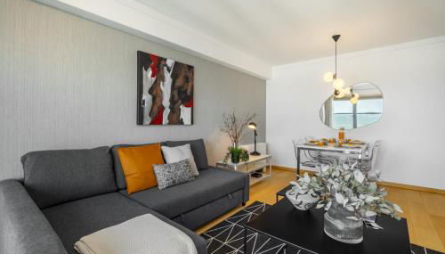 WHome Panoramic View with Elevator, AC, Garage perfect for Families & Business Travellers - Foto 4