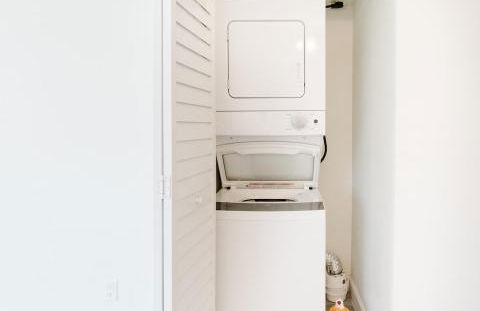 Modern Two Bedroom Suite with 2 King Beds Pool and Steps from the Beach - Foto 18