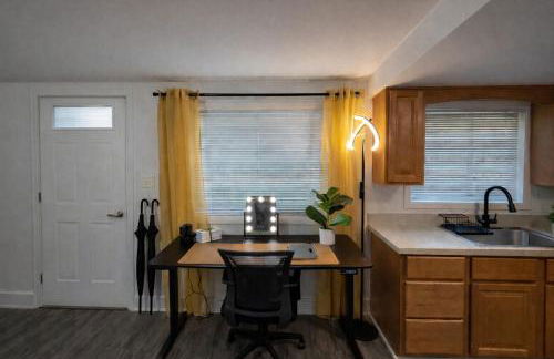 Private King Suite Near DC & Joint Base Andrews - Foto 12
