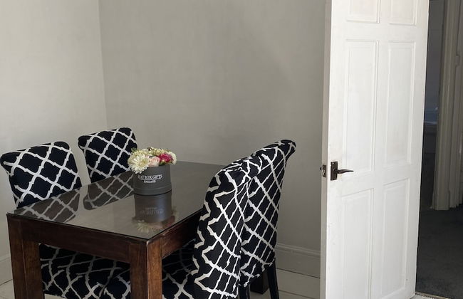 Stunning 2-bed Apartment Above Schooners Bar - Foto 18