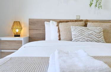 GOLDEN SUN - Sunny Balcony, Sea View, Beach, AC - Photo 19