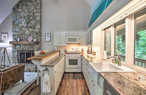 Wintergreen Resort Home with 2 Decks and Ski Access! - Foto 10