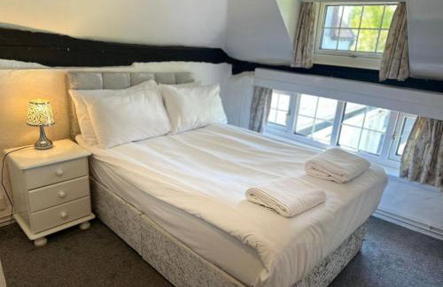 Beautiful Thatched Cottage with Outdoor Pool, Secure Garden, Dog & Family Friendly! Chichester Holiday Properties - Foto 4